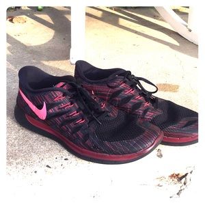Maroon and Black lightly worn Nike Free 5.0!